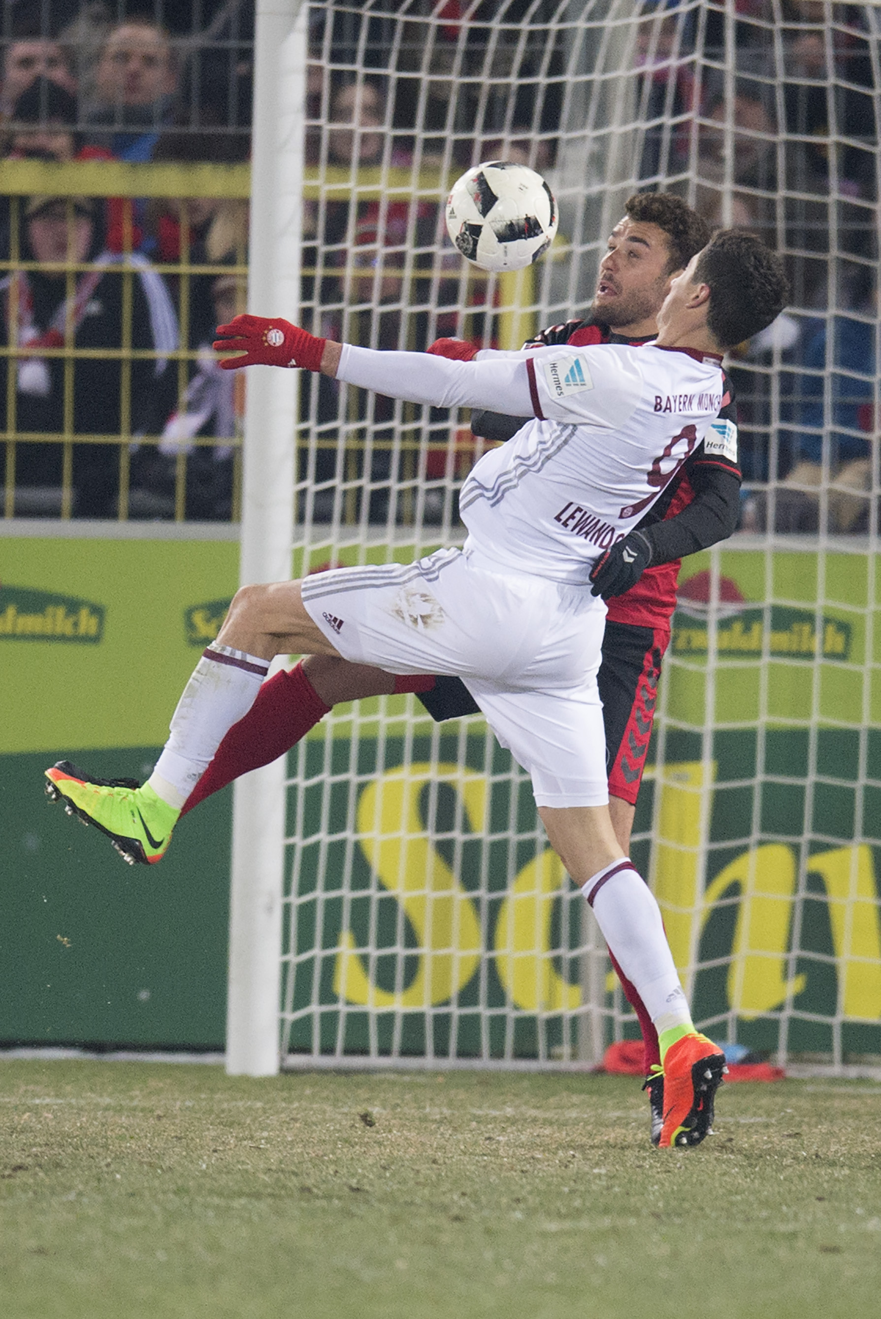  Robert Lewandowski scored both goals against Freiburg. (Photo: THOMAS KIENZLE/AFP/Getty Images)